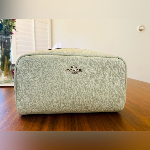 Coach Cosmetic Makeup Case Pouch Green Canvas - Picture 1 of 5